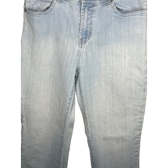 Chicos platinum women’s size 0/US4XS Short light blue jeans stretch pockets - Picture 3 of 13